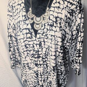 Northcrest Black and White Patterned Blouse